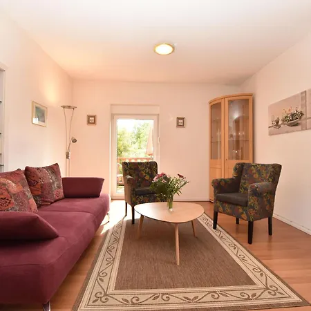 Cozy In Near The Beach *